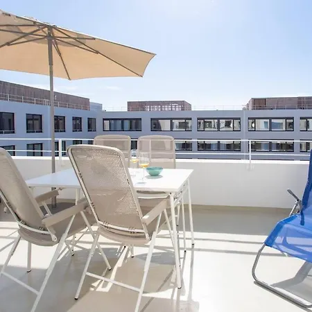 L17 Arenas 3 Balconies/parking, 5mins To The Sea *