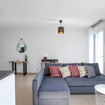 L17 Arenas 3 Balconies/parking, 5mins To The Sea شقة *