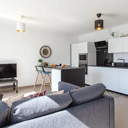 شقة L17 Arenas 3 Balconies/parking, 5mins To The Sea