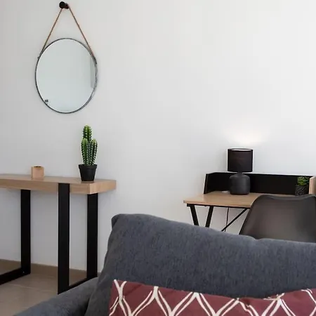 L17 Arenas 3 Balconies/parking, 5mins To The Sea شقة