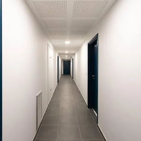 L17 Arenas 3 Balconies/parking, 5mins To The Sea *