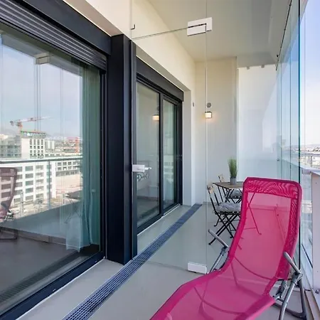 L17 Arenas 3 Balconies/parking, 5mins To The Sea شقة